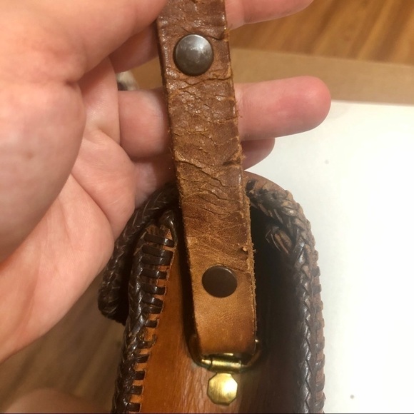 Vintage leather small shoulder bag - Picture 10 of 13